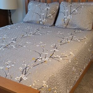 Elegant Queen Floral Gray Bedding Set